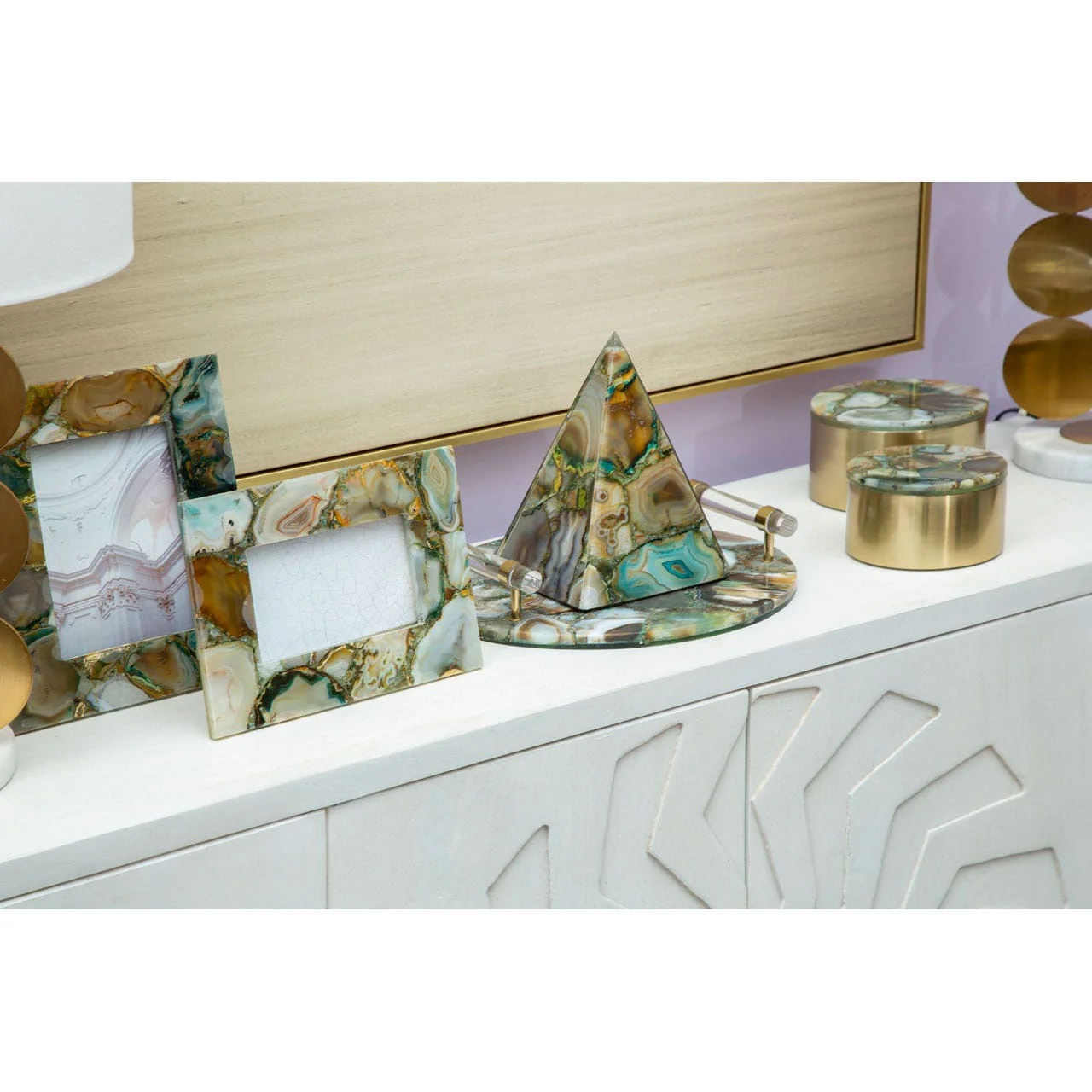 Bowerbird Green Agate Obelisk Sculpture - Image 3