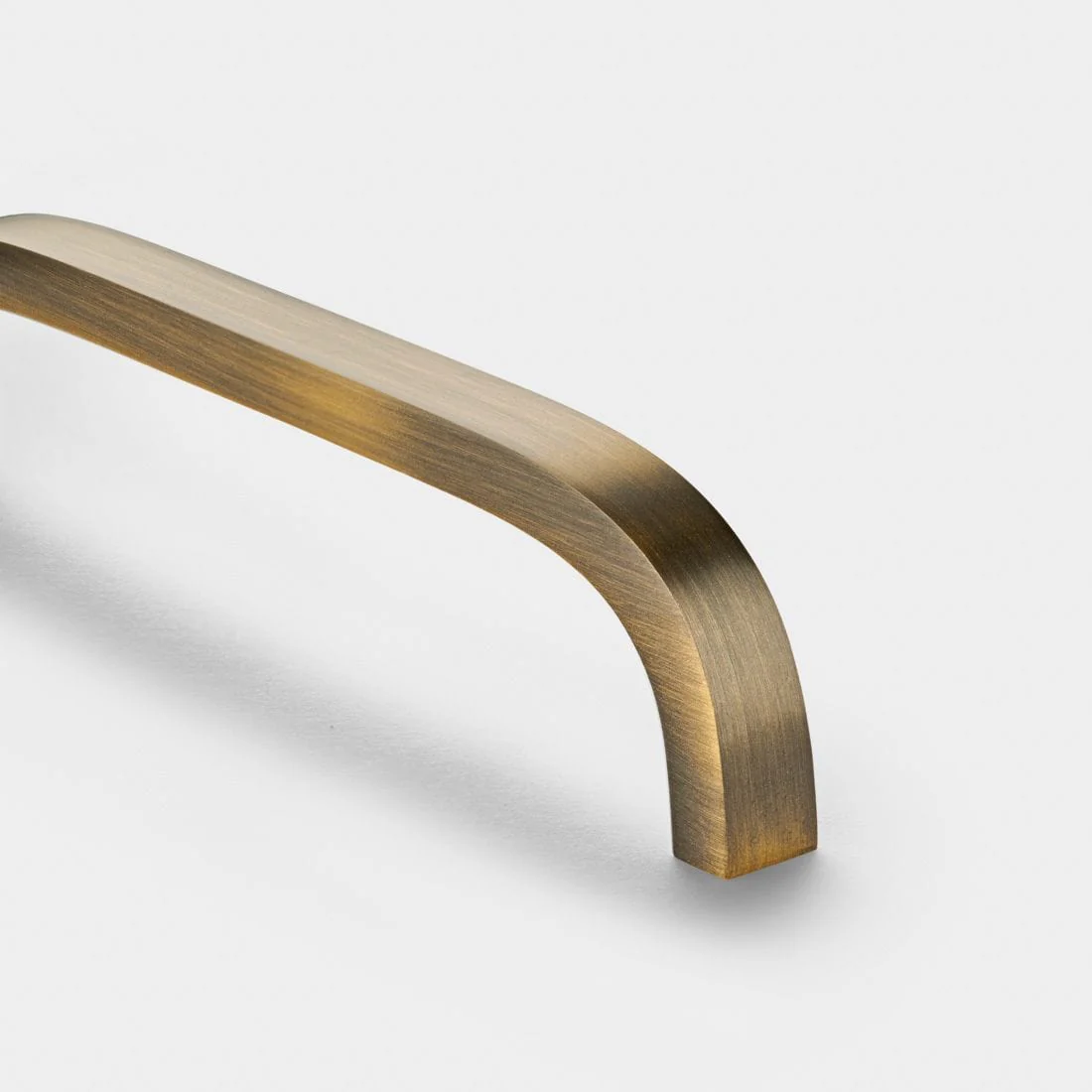 Curved Brass Cupboard Bar Handle - Antique Brass - Hole Centre 448mm - Curve