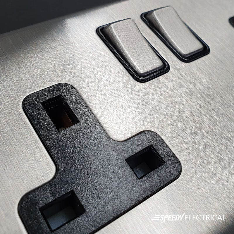 Screwless Brushed Chrome 45A Cooker control with Socket - Image 3