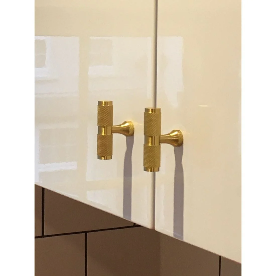 T Bar Knurled Brass Cupboard Door Handle - Satin Brass - Image 3